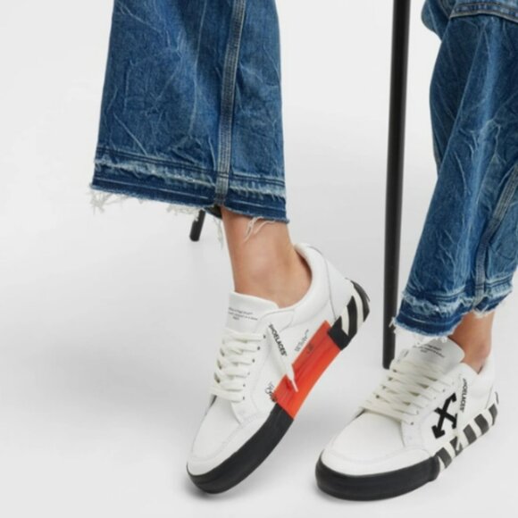 Off-White Virgil Abloh Low Vulcanized Sneaker White Black Women’s Size 9B/39EU - Picture 1 of 16
